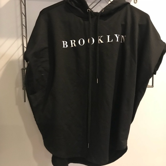 “BROOKLYN” Tee - Picture 2 of 3